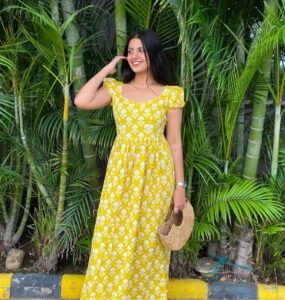 Read more about the article Embrace the Summer Vibes with Our Yellow Cotton